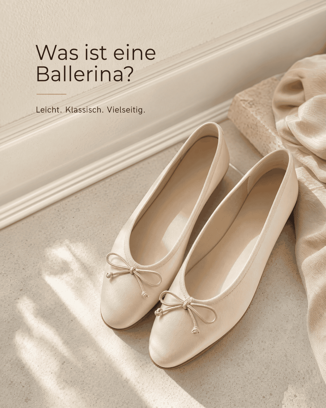 Editoriale Grafik mit stilisiertem Ballerina-Schuh, flacher Form und feiner Schleife