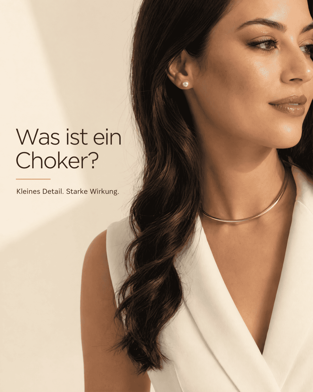Editoriale Grafik zu Choker mit abstrahierten Formen, ruhigen Farbfeldern und hochwertiger Anmutung