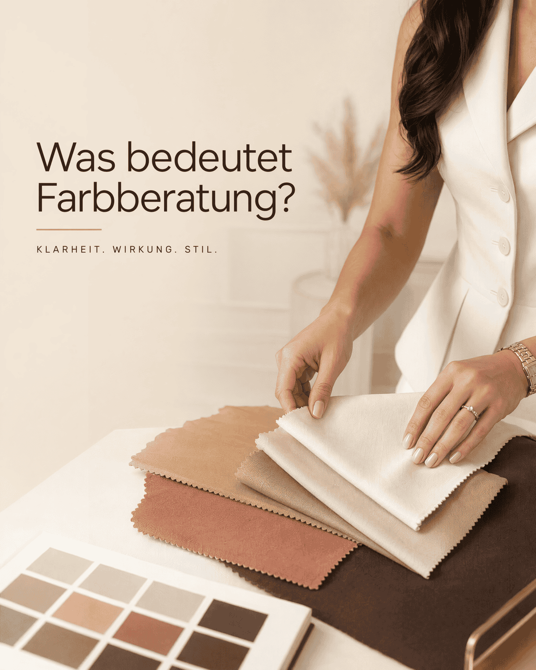 Editoriale Glossar-Grafik zu Farbberatung mit ruhigen Farbfeldern und feiner Linienführung