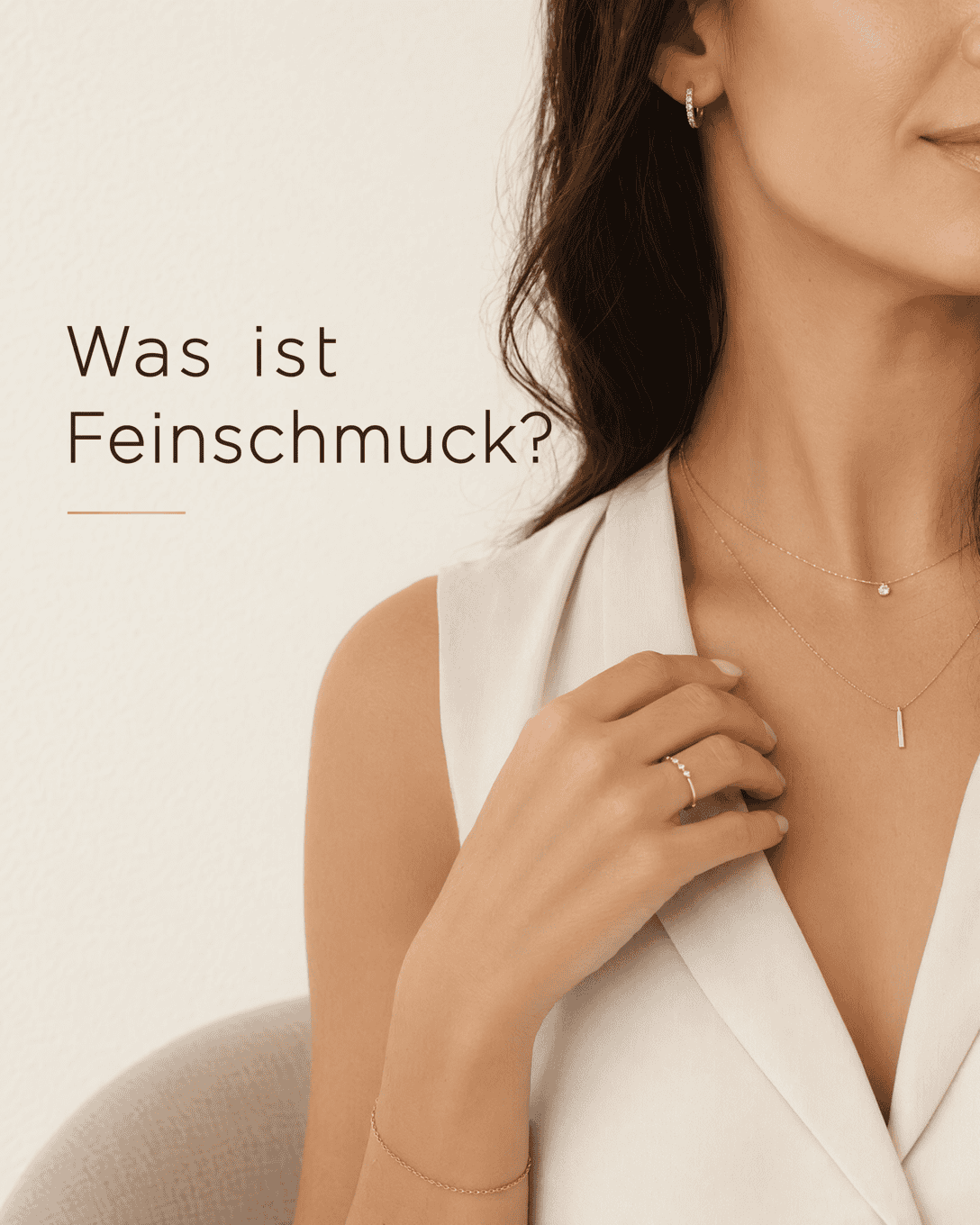 Editoriale Grafik zu Feinschmuck mit abstrahierten Formen, ruhigen Farbfeldern und hochwertiger Anmutung