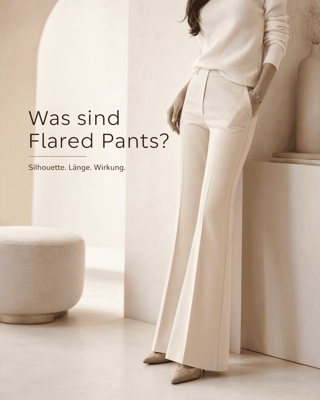 Editoriale Grafik zu Flared Pants mit ruhigen Formen, Stofflinien und ESKYNA Farbwelt