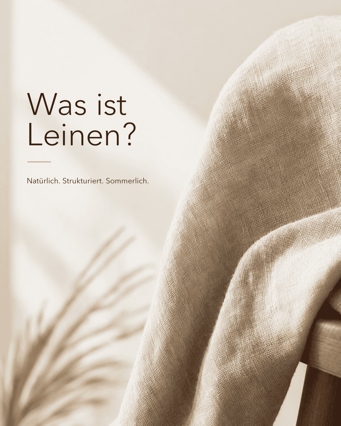 Editoriale Grafik mit stilisierter Leinenstruktur, Stoffbahn und ruhigen Naturtönen