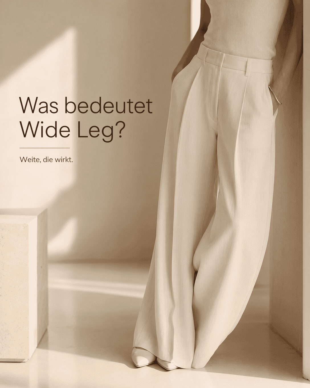 Editoriale Grafik mit weit fallender Hose, fließenden Linien und ruhigen Farbfeldern